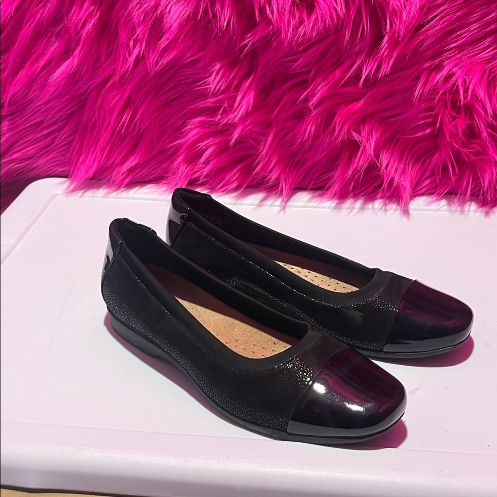Ladies CLARK’S Flats